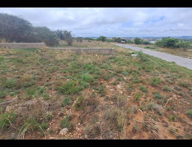 1,438M² VACANT LAND FOR SALE IN STERPARK